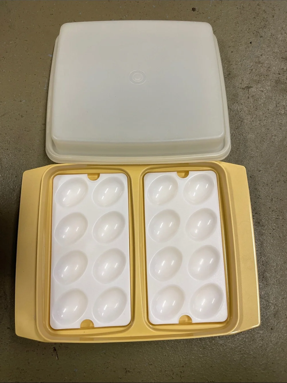 Vintage Tupperware Harvest Gold Deviled Egg Holder Carrier